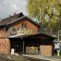 Aktueller, trauriger Zustand des historischen Bahnhofsgebäudes Fischbach
